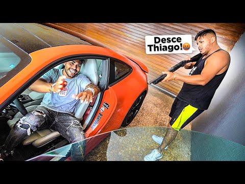 TENTEI PEGAR A PORSCHE DO MEU AMIGO ESCONDIDO * fui dedurado *