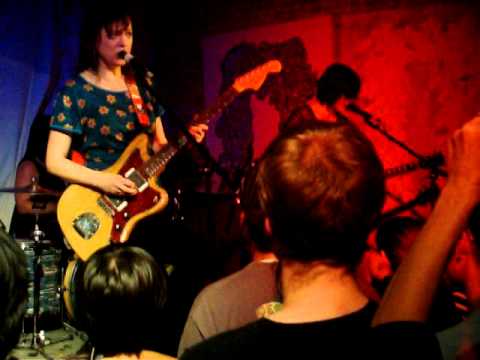 Wild Flag - 'Beast of Burden'
