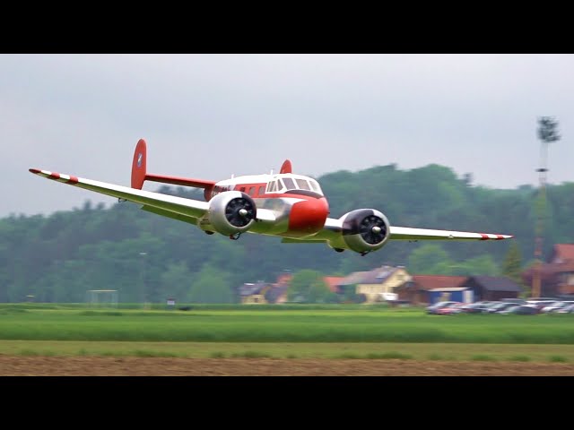 RC BEECHCRAFT C-45 EXPEDITOR class=