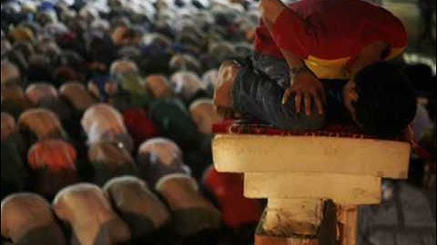 مقطع مؤثر جدا من سورة الاعراف الشيخ حاتم فريد