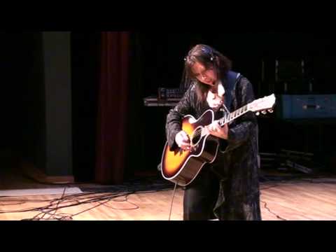 Lisa Gallant Seal performs Changing Direction at H...