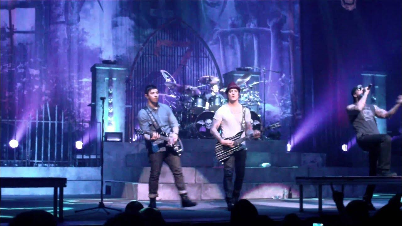 Avenged Sevenfold - Danger Line (Live, 02/13/2011) Avenged Sevenfold - Danger Line (Live, 02/13/2011)