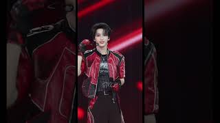 好喜欢你 你知不知道#严浩翔 #安利舞台 #yhx #时代少年团加冠礼演唱会