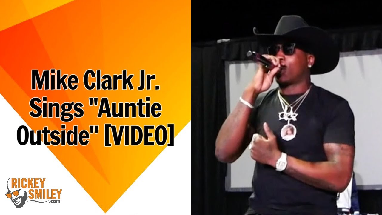 Mike Clark Jr. Sings “Auntie Outside”
