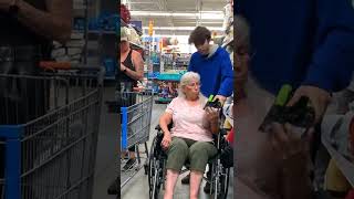 Shopping with my grandma!!! screenshot 3