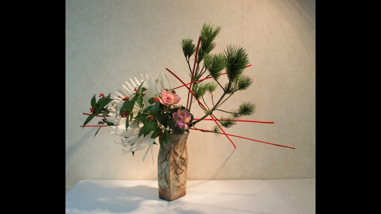 お正月花 赤い着色おがらを使って 根引松 Youtube お正月花 赤い着色おがらを使って 根引松 Youtube