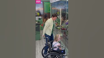 Kindness 🌸 A Heartwarming Flower Shop Story #kindness #flowers #shorts