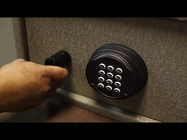 Errores comunes al abrir una caja fuerte con cerradura electrónica - YouTube
