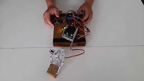 Microbit搖桿控制機械手臂