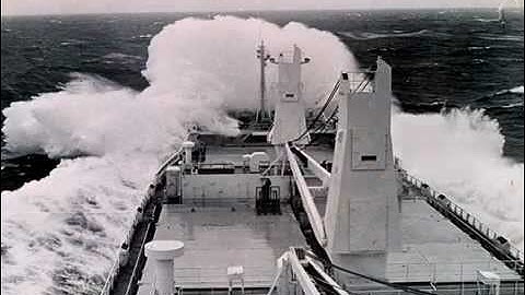 Experiments on wave turbulence: the evolution of second sound acoustic turbulence in superfluid