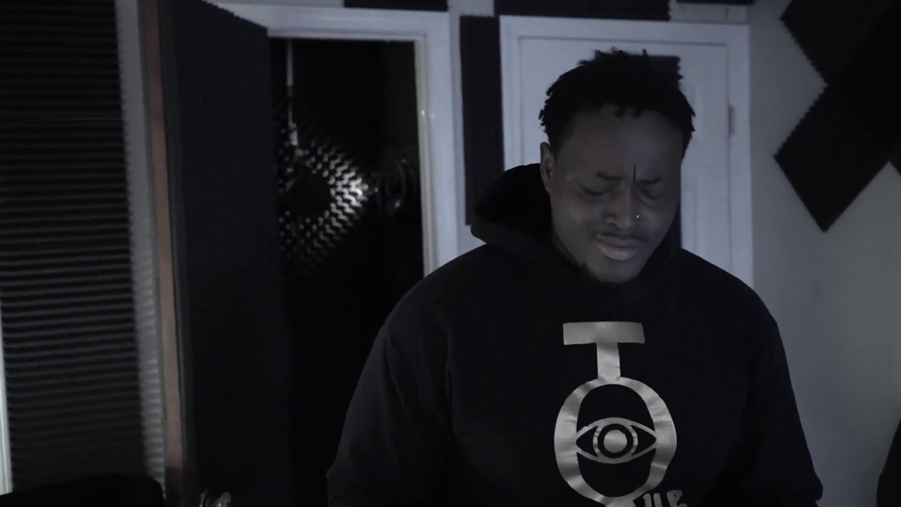 Watch I QUE - "Autopilot"(OFFICIAL MUSIC VIDEO) on YouTube Watch I QUE - "Autopilot"(OFFICIAL MUSIC VIDEO) on YouTube