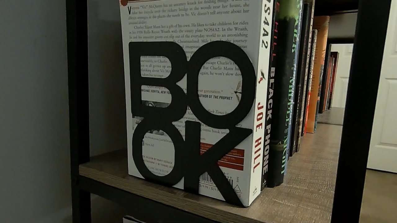 📚 Book shelf tour