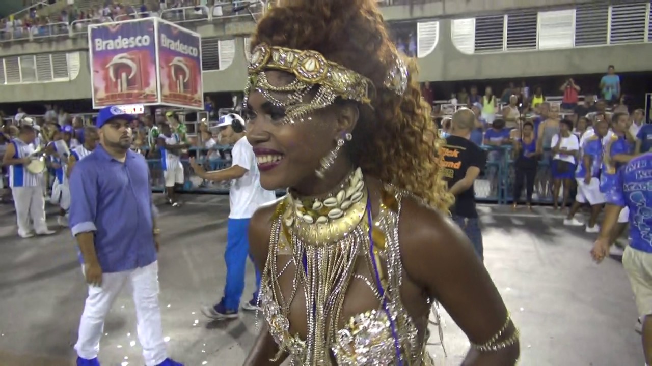 Sossego - ensaio técnico - Carnaval 2017 - Cris Alves, rainha de bateria