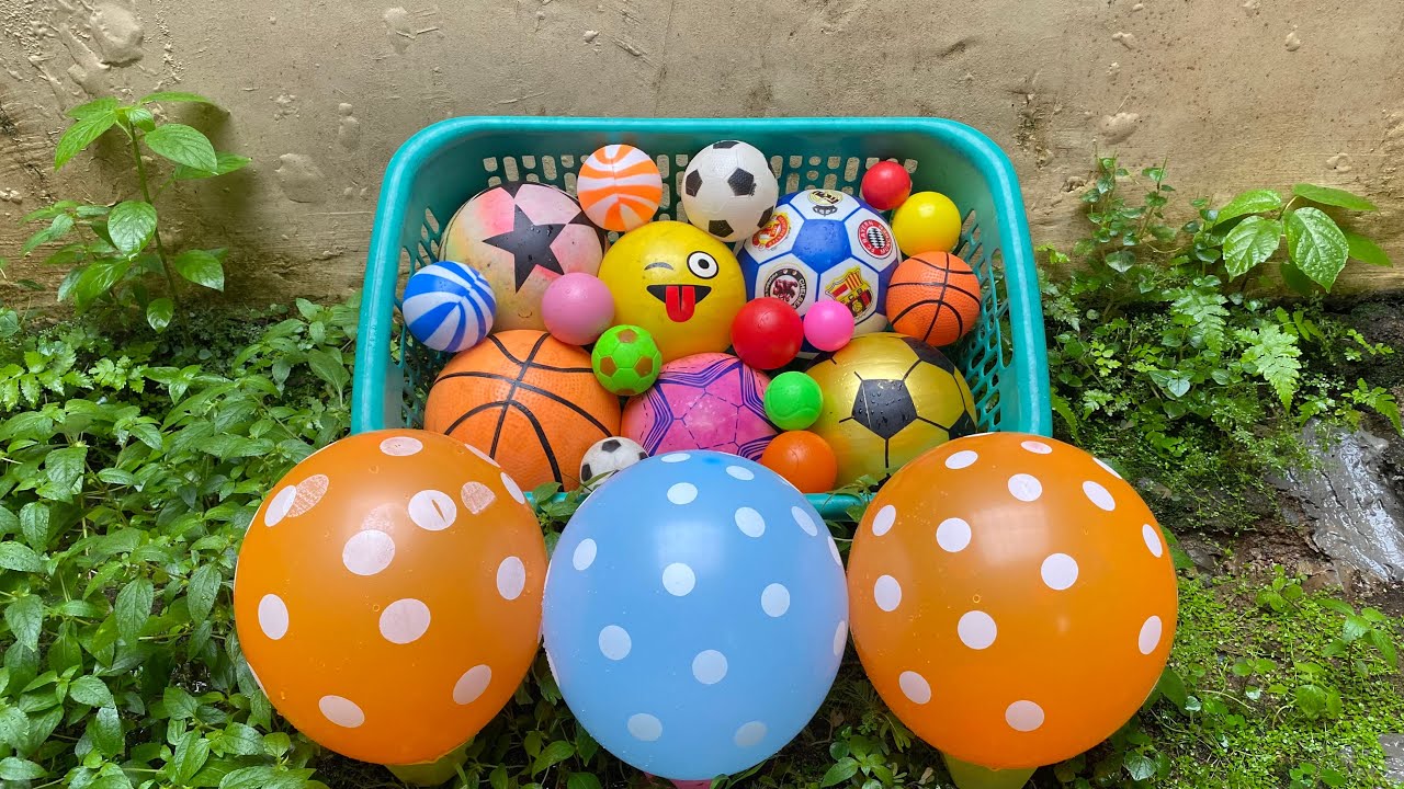 Mencari Bola Sepak, Bola Warna Warni, Telur Kejutan, Kelinci, Mobilan, Nailong, Tayo, Truk, Balon 71