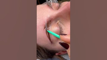 Brow lamination step 1🤌 #browlamination #browtutorial #browtint #browsefeatures #beauty #brows 😍
