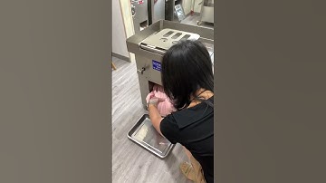 Engineering meat slicer cuts 3cm crispy pork. #slicer #meat #tech #shorts