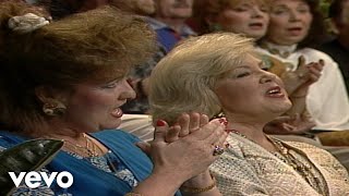 Bill & Gloria Gaither - Bigger Than Any Mountain (Live)