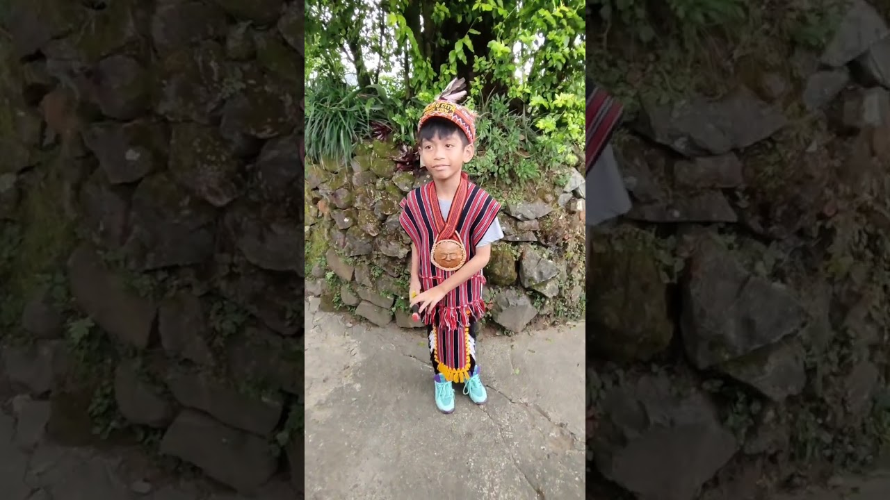 TRADITIONAL IGOROT COSTUME AT BAGUIO CITY MINES VIEW PARK 