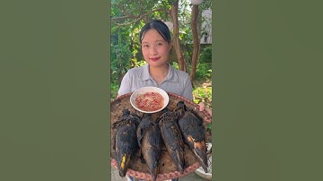 Hoa chuối nướng chấm muối ớt