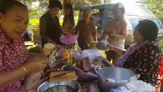 Visiting homeland - Cooking Lunch With Family And Mom And Dad Friends