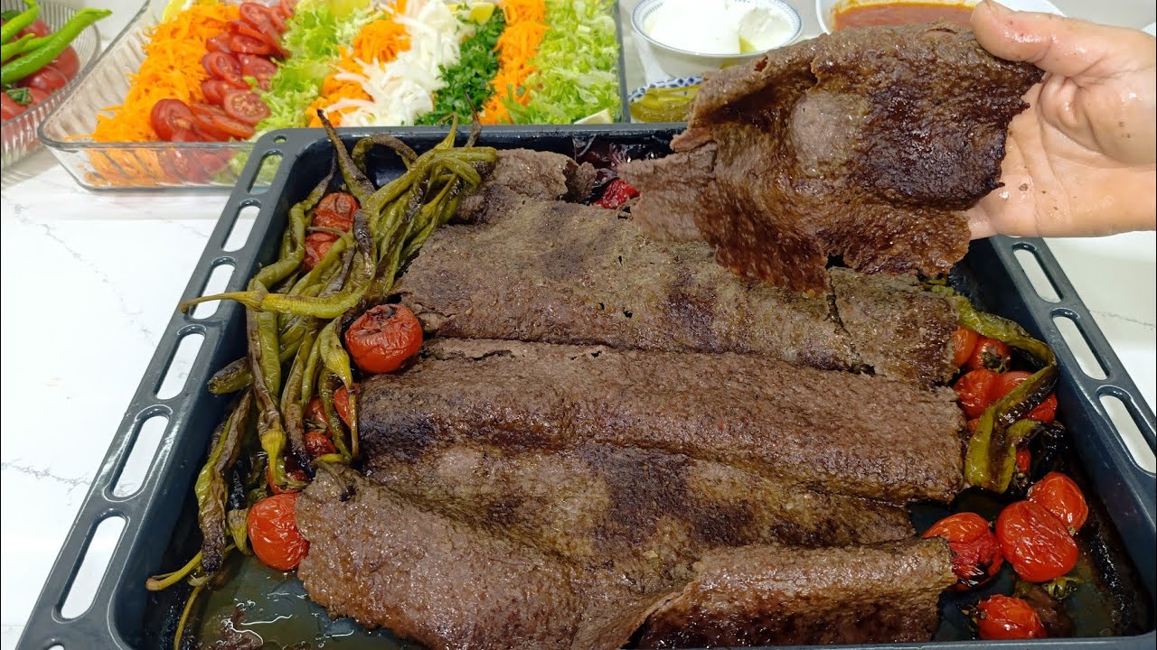 İskender Kebap Nasıl Yapılır 💯 VİRAL VİDEO Evde Kağıtta Yaprak Döner Et Tarifi Nefis Yemek Tarifleri