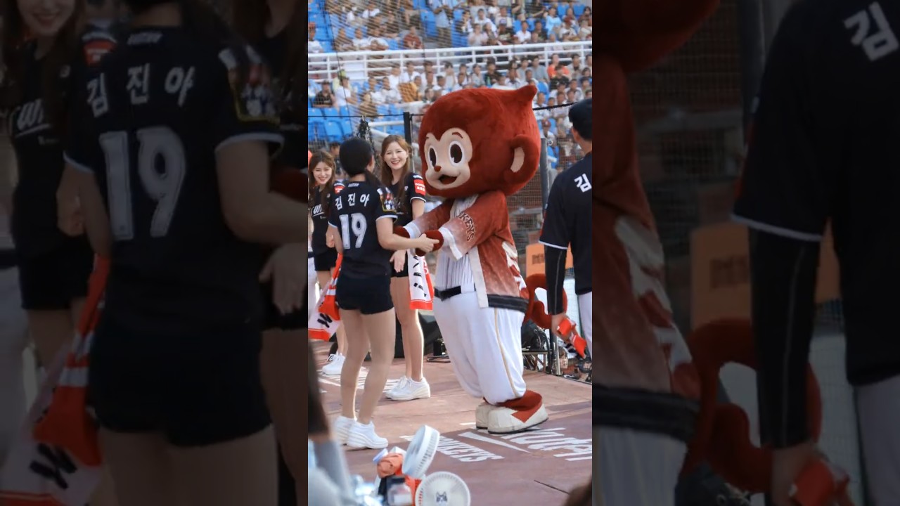 太誇張! 色猴侵門踏戶跑來找韓國KT女孩們牽手手!? 猿氣的好色已經國際皆知... #金海莉 #김해리 #金吉娜 #김진아 #李今珠 #이금주 #猿氣 #猿氣小子