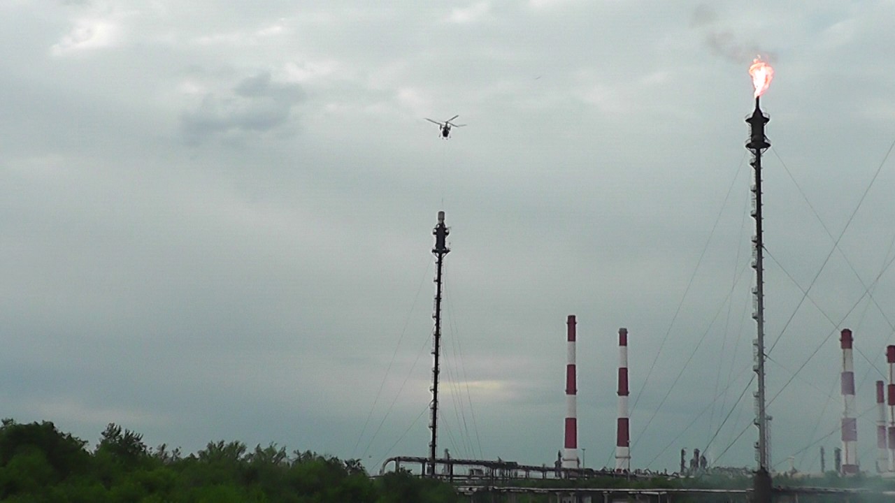Ustanovka-fakelnogo-ogolovka-s-vertoleta_OOO_NPP_FS_(Orenburg)_05