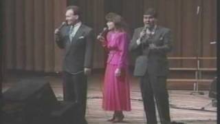 The Greenes - The Bigger They Are - 1991
The Greenes - The Bigger They Are - From the video Carolina Live - 1991 - Tony Greene, Amy Lambert, Tim Greene, James Rainey (piano), and Dennis Murphy (drums). The Greenes - The Bigger They Are - 1991