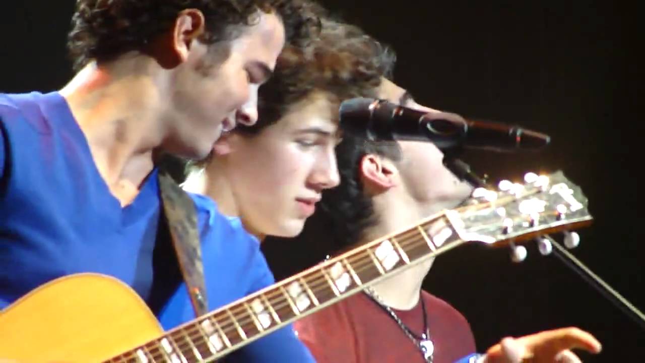 Who I Am- Nick, Joe, & Kevin Jonas 1/29/10 LA