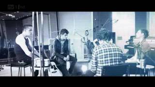 One Direction - Kiss You (live)