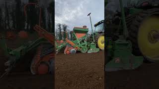 John Deere spring pea drilling #johndeere #farming