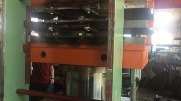 Rubber car mat vulcanizing press with moulds for Algeria 🇩🇿 customer/Rubber mat making machine