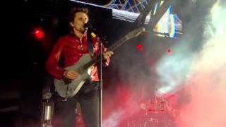 Video thumbnail of "Muse Perform "Knights of Cydonia" at the World War Z World Premiere in London"