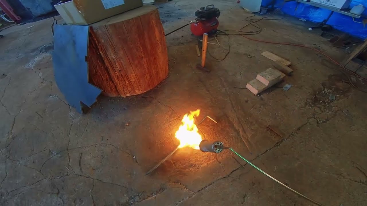 Fixing a Bent Gate Peg – Easy Hammer Straighten in Cold Workshop