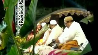 TERTANGKAP KAMERA KAROMAH KIAI MAIMOEN ZUBAIR