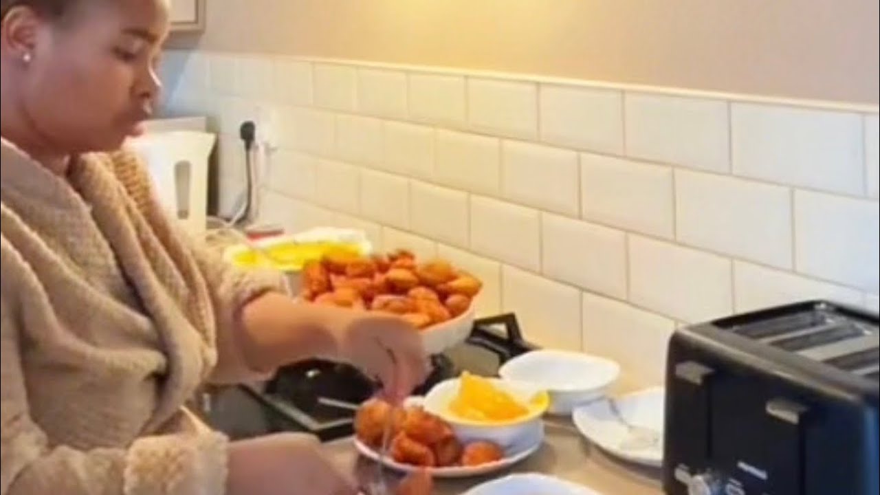 Making Akara (beans cake) and custard for breakfast ❤️