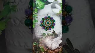 Миниатюрная мандала из натуральных камней #мандалаизкамней #украшенияскамнями