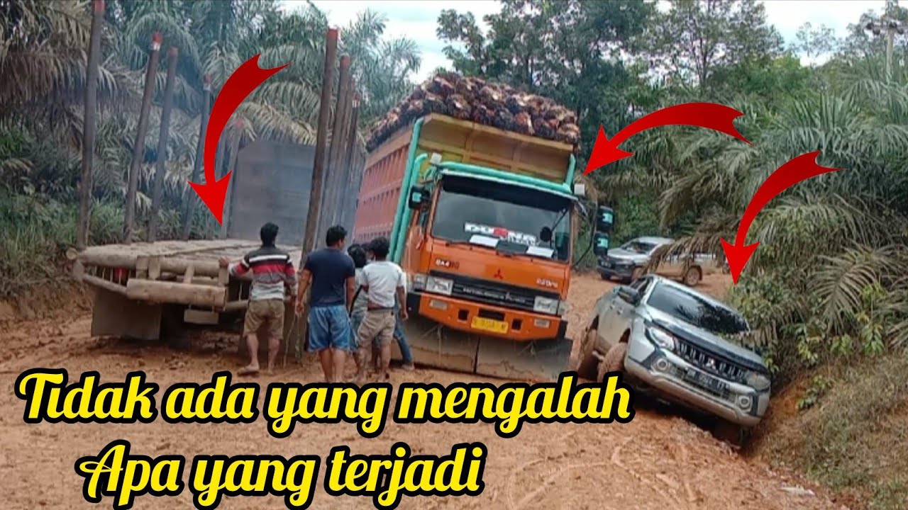 KALAU MEDAN JALAN SUDAH SEPERTI INI YG TAKMUNGKIN TERJADI PASTI TERJADI SALAH SATUNYA TRUK JD KORBAN