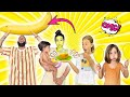 24 HORAS COMIENDO AMARILLO EN LA PLAYA | Familia Amiguindy