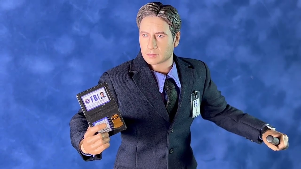 The X-Files Fox Mulder 1/6th Scale Figure by Threezero Review