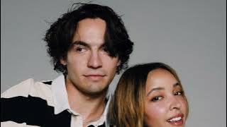 Disco Lines, Tinashe - No broke boys | 2h loop |