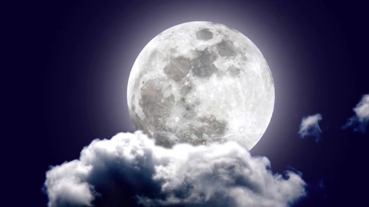 Фальшивая луна читать 4. Луна. Луна фон. Луна в облаках. Картинки на рабочий стол Луна.