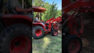 How I keep weeds out of my garden paths! #pawpawridge #gardentips #garden #homestead #mulch