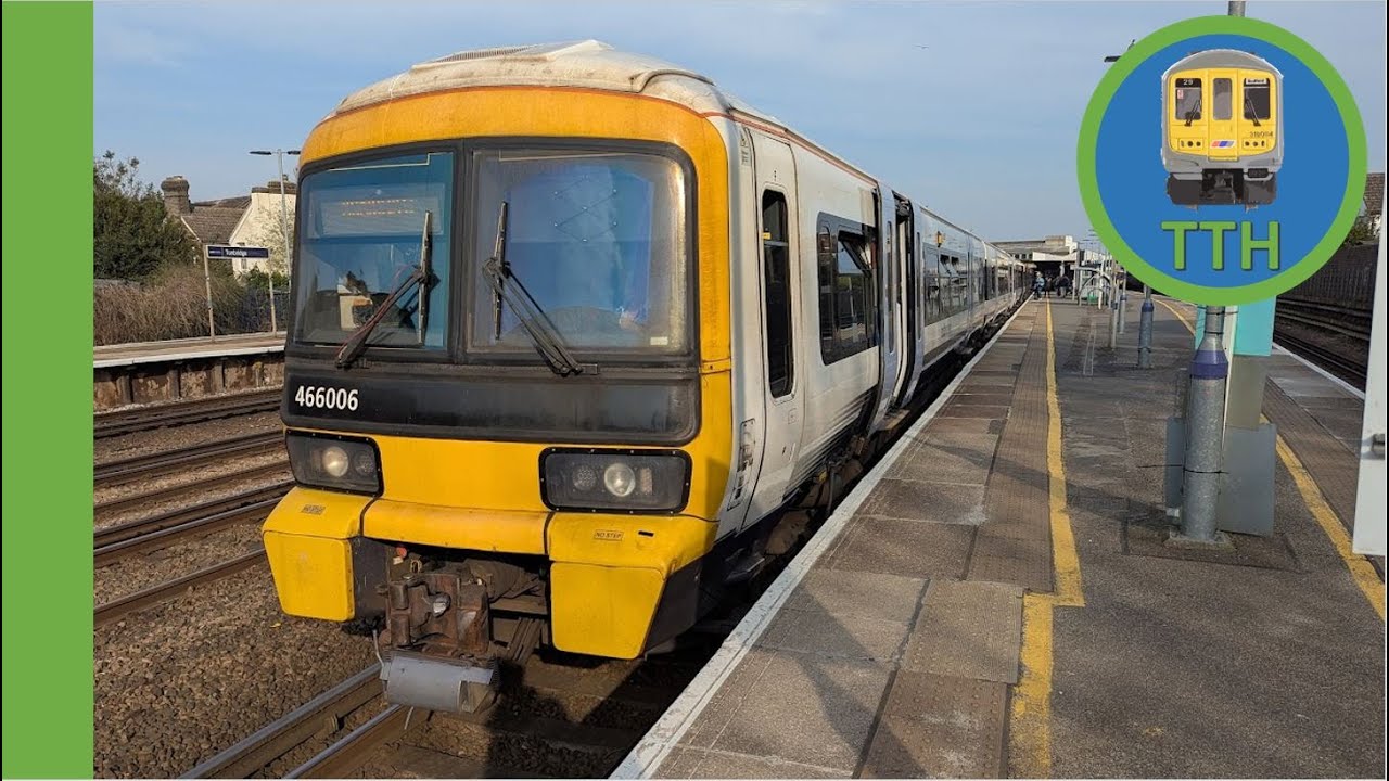 Class 465 + 466 departs Tonbridge