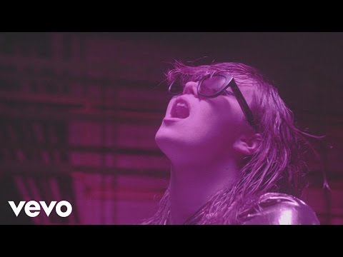 Video till Julia Vero - Lilac Sky