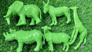 Membersihkan Mainan Berlumpur Keledai Gajah Badak Jerapah Kambing Shaun the sheep