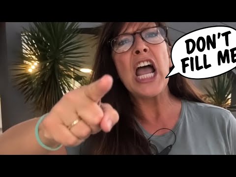 Entitled lunatic Karen loses temper 0-💯 you can’t be filming us 1st amendment audit restaurant !!!