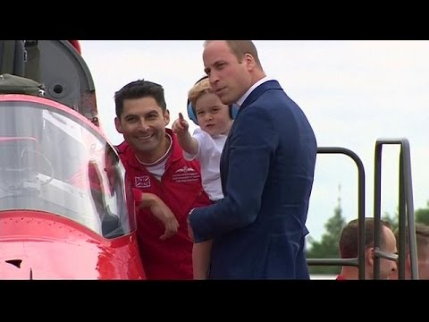 euronews grecia Prince George steals the show