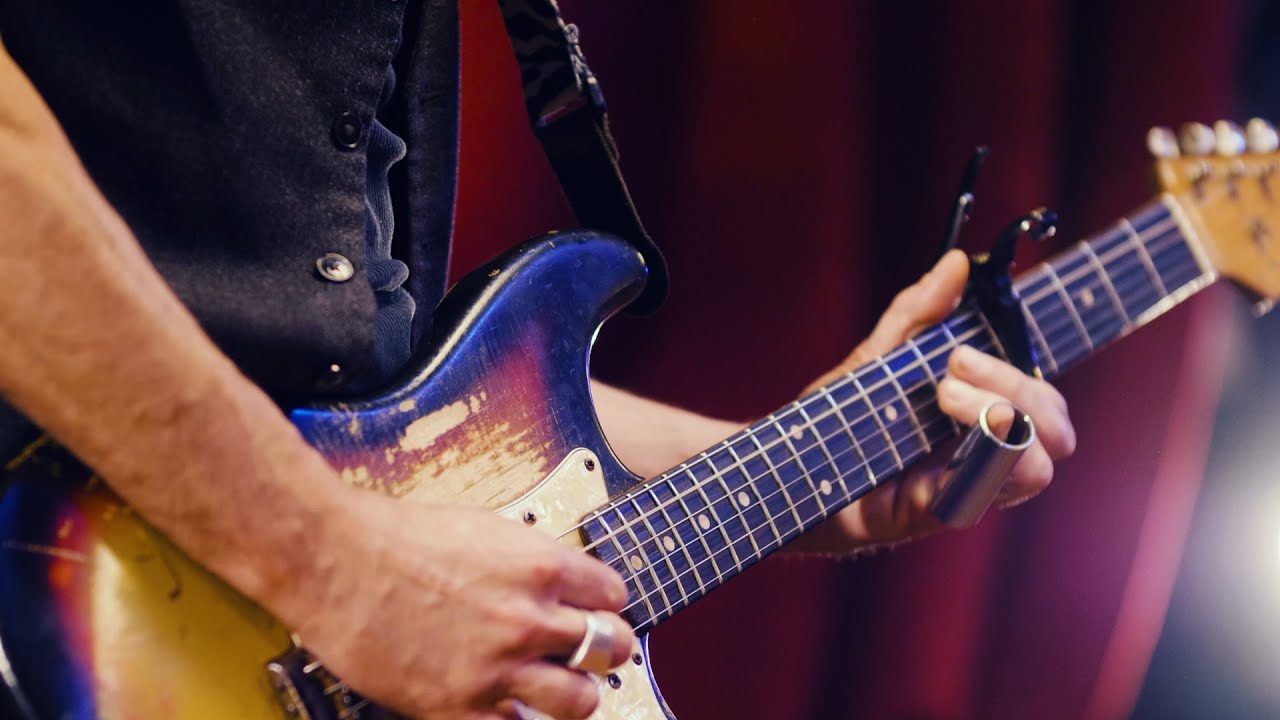 TRAIN WRECK ft. ROBERTO LUTI | Thunderbird - Il Salotto