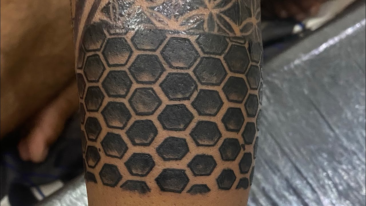 MILLENNIUM Gallery - Tattoo and Piercing Studio - Cover up tattoo by Ryan  @misskittytat2 for Max @maxwindcloud #coverup #coveruptattoo #hexagons # honeycomb #geometric #tattoo #millennium #millenniumtattoo  #millenniumgallery ...